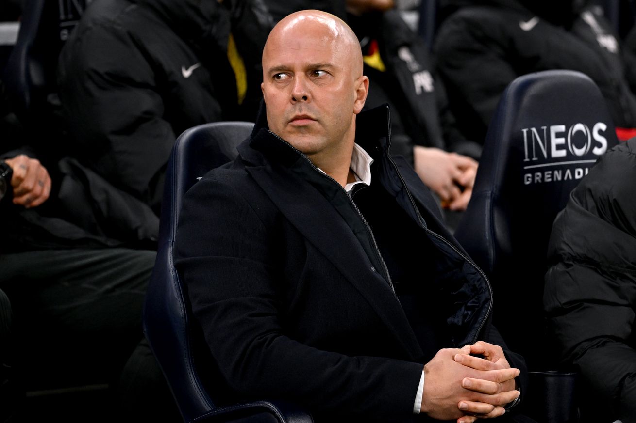 Arne Slot, Manager of Liverpool, looks on ahead of the Carabao Cup Semi Final First Leg match between Tottenham Hotspur and Liverpool at Tottenham Hotspur Stadium on January 08, 2025 in London, England.