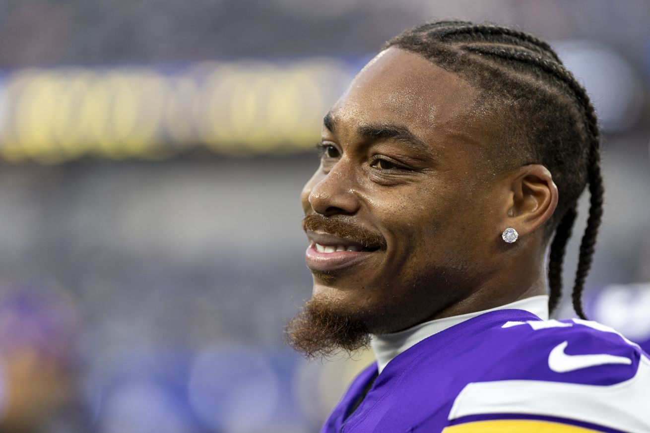Minnesota Vikings v Los Angeles Rams