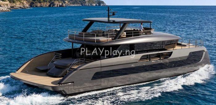 Superyacht Sunreef Ultima 88 catamaran