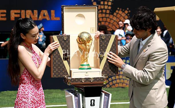 Carlos Alcaraz and Hoyeon present the Louis Vuitton